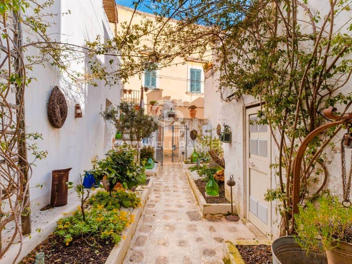Casa con 6 locali in vendita in via Francesco Storella, Centro, Alessano