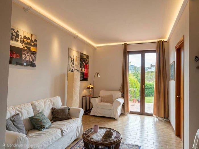Casa con 6 locali in vendita in Seano, Carmignano