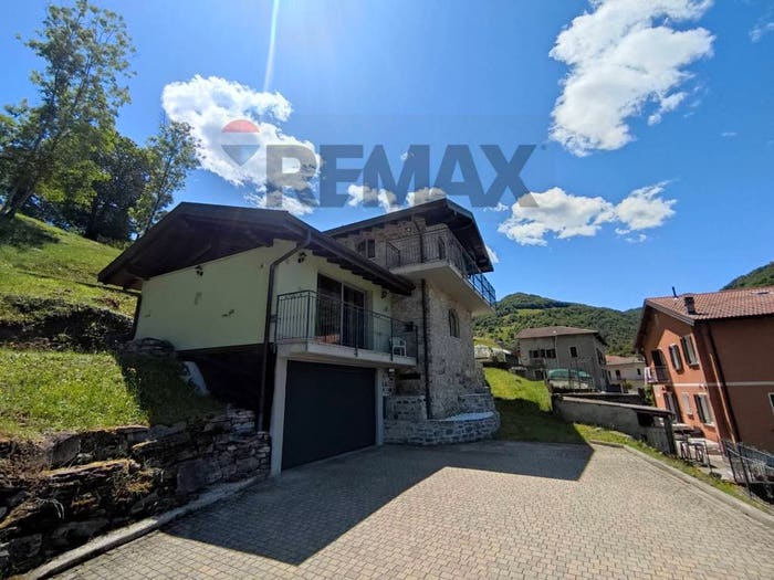 Casa quadrilocale in vendita in via felice cavallotti, Occagno, Schignano