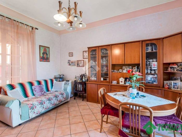 Appartamento con 5 locali in vendita in Via Catagnina, Zona Industriale, Massa