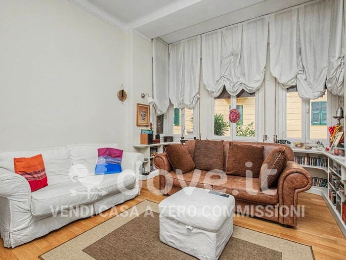 Appartamento quadrilocale in vendita in Via Cesare Cabella, Castelletto, Genova