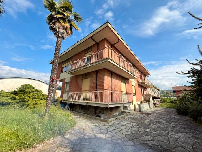 Casa con 6 locali in vendita in Via Chiebbia, Masserano, Ronco Biellese