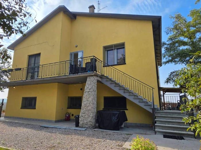 Casa con 6 locali in vendita in Via Camerone, Baricella