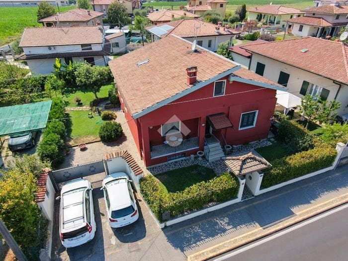 Casa quadrilocale in vendita in Viale Europa, Pedrocchetta, Cazzago San Martino