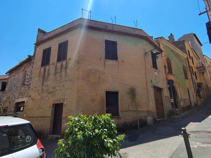 Casa con 6 locali in vendita in Via San Giorgio, Centro, Priverno