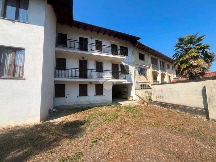 Casa con 6 locali in vendita in Via IV Novembre, Centro, Lessolo