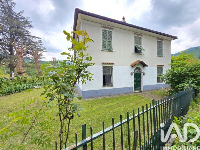 Casa con 6 locali in vendita in Via BADANO, Centro, Sassello