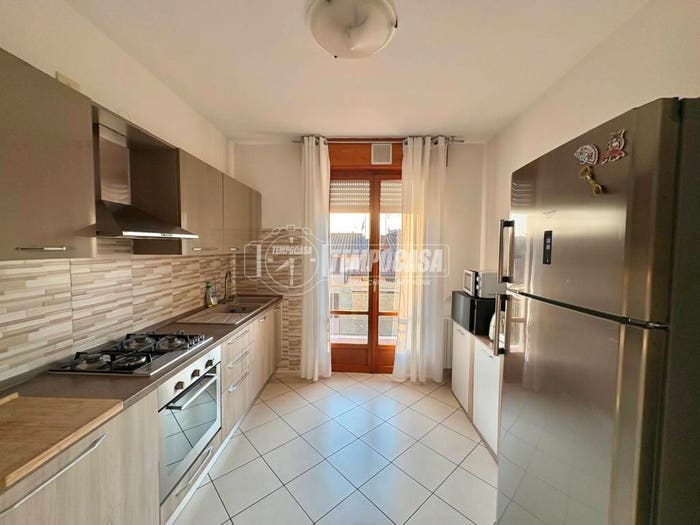 Appartamento trilocale in vendita in Via San Giovanni, Centro, Mirandola