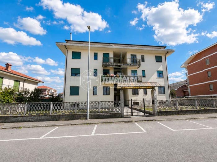 Appartamento quadrilocale in vendita in Via Santorre di Santarosa, Centro, None