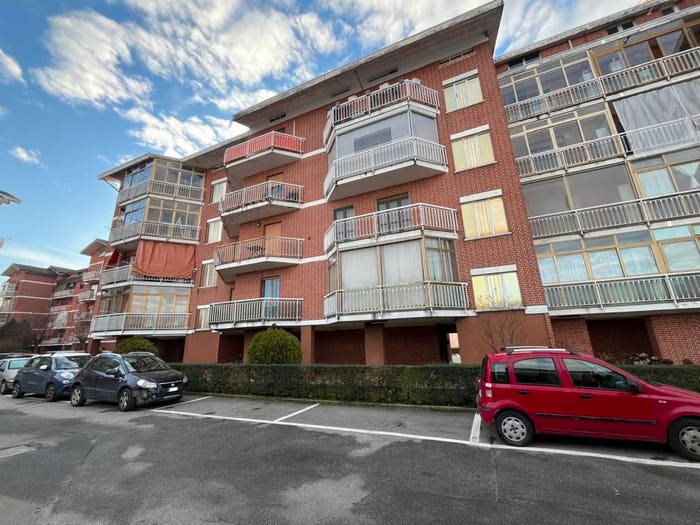Appartamento trilocale in vendita in Via Stazione, Centro, None