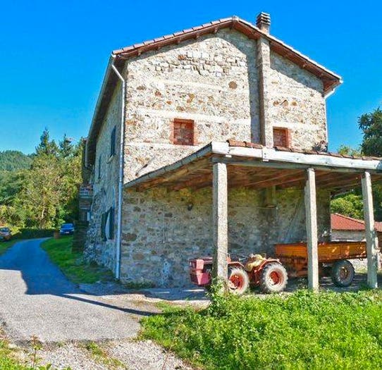 Casa con 5 locali in vendita in Strada Della Cavana, Fivizzano