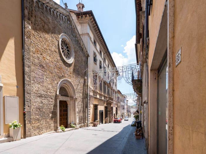 Appartamento con 5 locali in vendita in Via Roma, Rieti