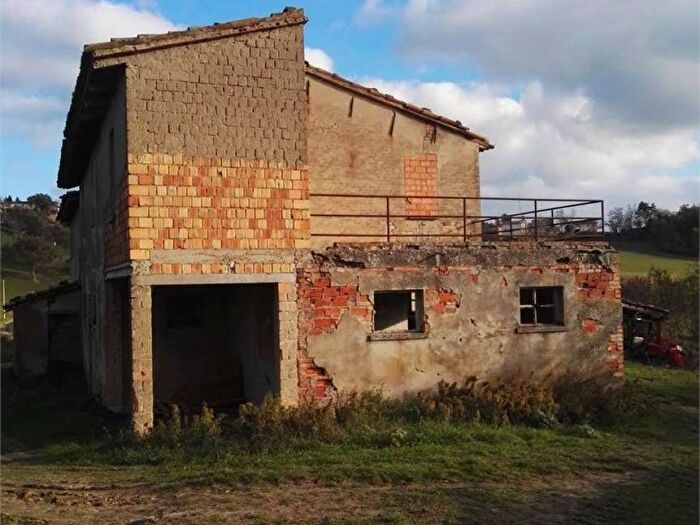 Casa con 6 locali in vendita in Via Val di Mare, Pieve Di Cagna, Urbino