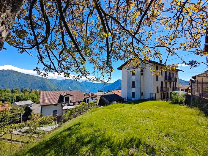 Casa con 6 locali in vendita in Via Dossello, Pigra
