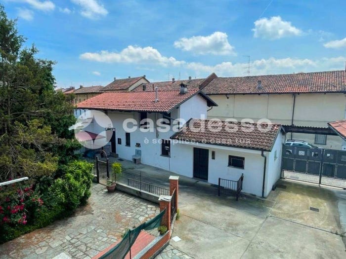 Casa trilocale in vendita in Corso Leone Giordano, Centro, Livorno Ferraris