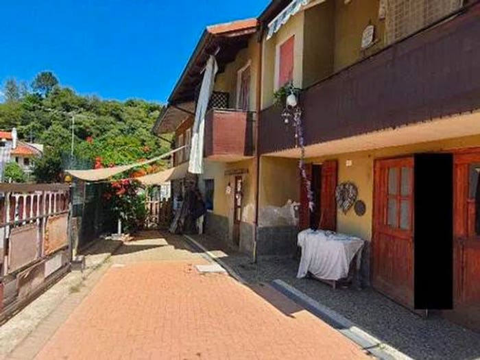 Casa quadrilocale in vendita in Via Circonvallazione, Zimone