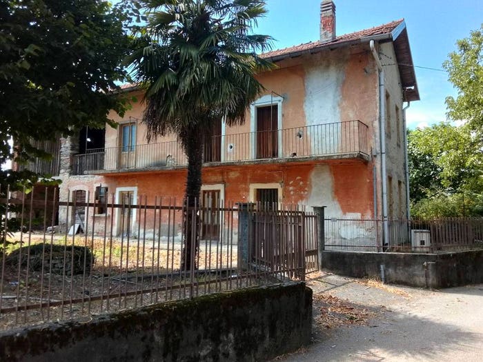 Casa con 5 locali in vendita in Via Dante Alighieri, Centro, Biandronno