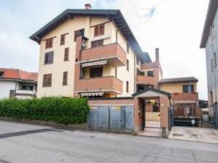 Appartamento trilocale in vendita in Via Ada Negri, Centro, Zelo Buon Persico