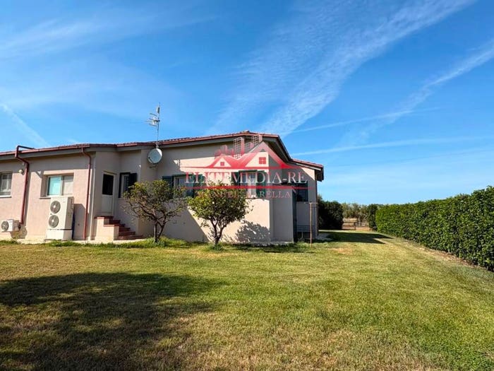 Casa con 6 locali in vendita in Strada Querciolare, Montalto di Castro