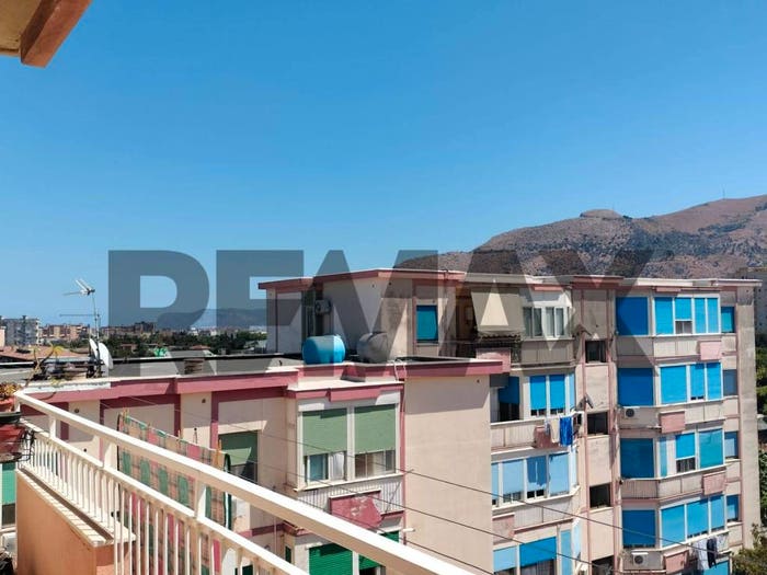 Appartamento quadrilocale in vendita in largo Dell'Aquila, Guadagna, Palermo