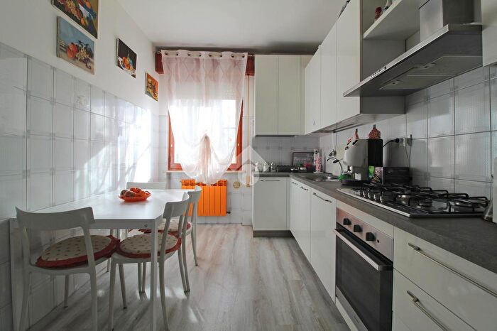 Appartamento quadrilocale in vendita in Via Cupa, Giulianova