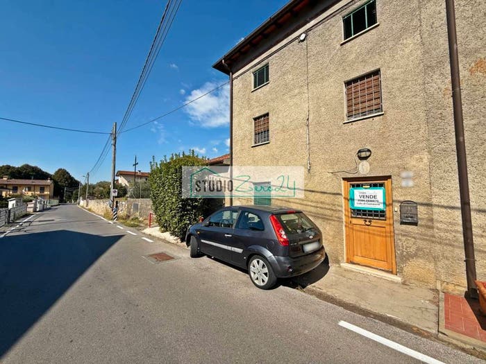 Casa trilocale in vendita in Via di Versentoli, Camaiore Paese, Camaiore