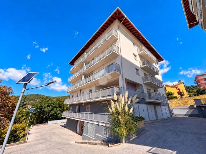Appartamento quadrilocale in vendita in Via Edoardo Scarfoglio, Torretta Torrione, L'Aquila