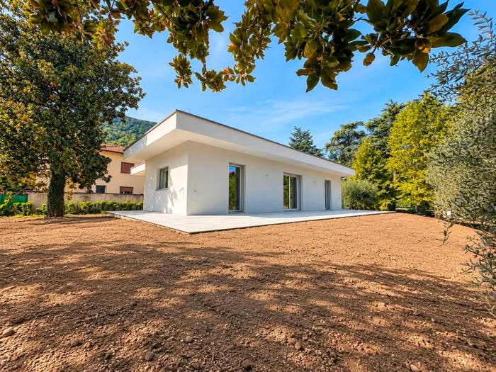 Casa quadrilocale in vendita in Via San Rocco, Garlate