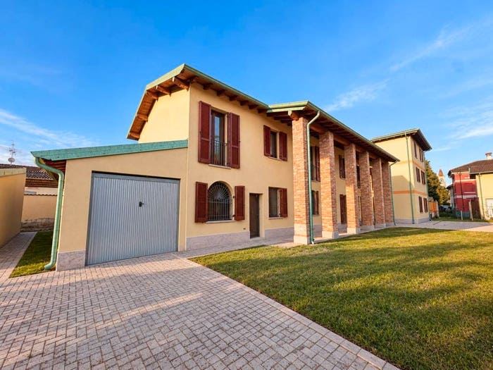 Casa con 5 locali in vendita in Via Trieste, Casalbuttano, Casalbuttano ed Uniti
