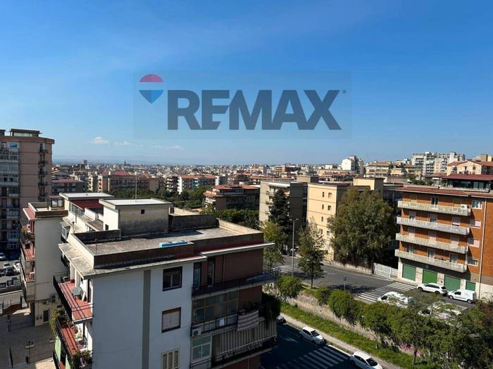 Appartamento con 6 locali in vendita in Viale Odorico Da Pordenone, Vulcania Sanzio, Catania
