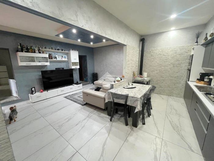 Appartamento con 5 locali in vendita in Via Sommeiller, Centro Storico, Pinerolo