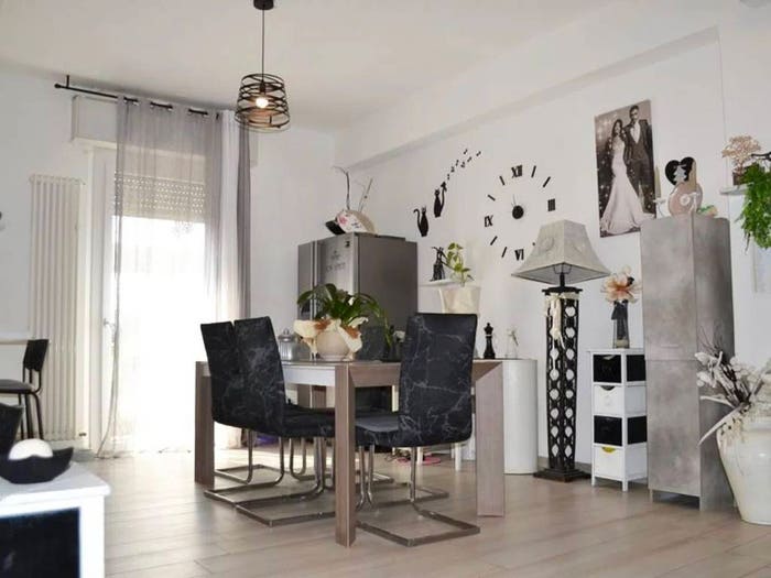 Appartamento con 5 locali in vendita in Via Luigi Falasconi SNC, Centro, Fermignano