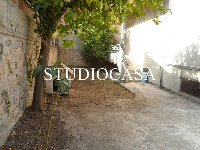 Casa con 6 locali in vendita in Viale dei Pini, Recale