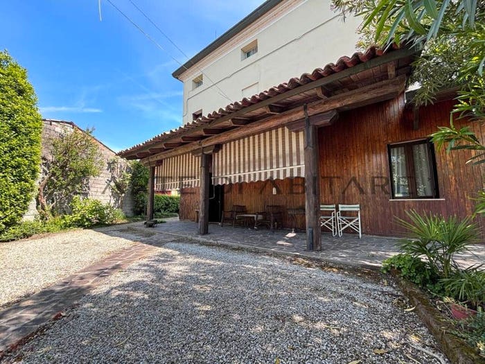Casa con 6 locali in vendita in Via Roma, Centro, Grantorto