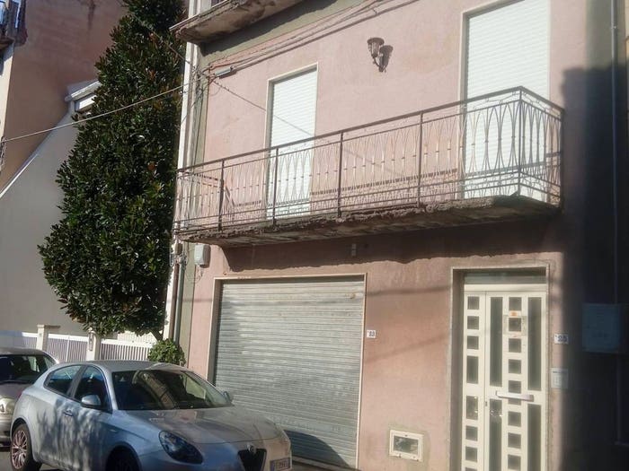 Casa con 6 locali in vendita in Via Regina Margherita, Centro, Pace del Mela