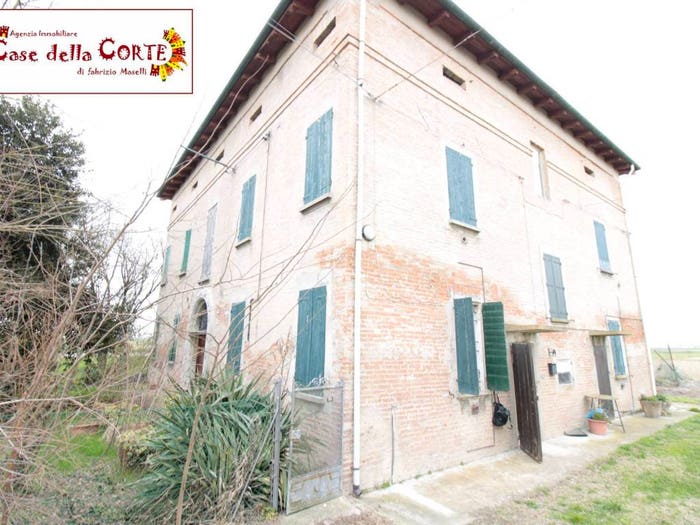 Casa con 6 locali in vendita in Via Riga, Frazioni Nord, Cento