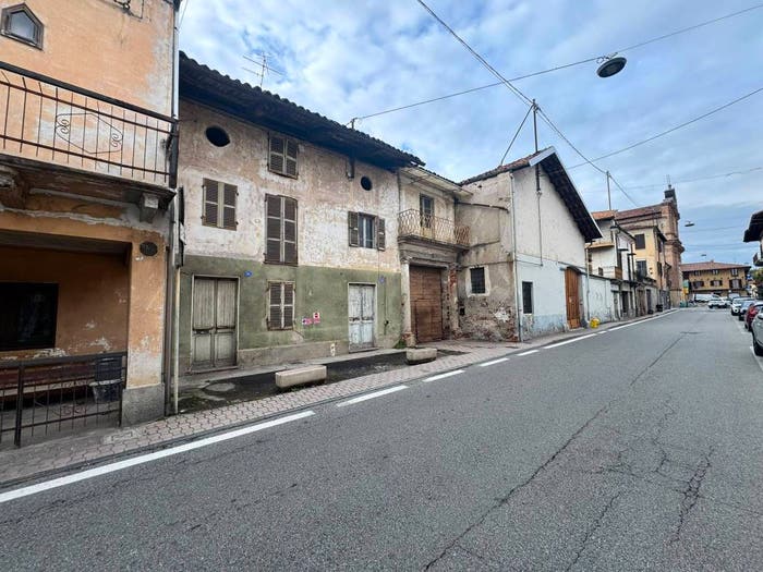 Casa con 6 locali in vendita in Via Gianni Micheletto, Feletto