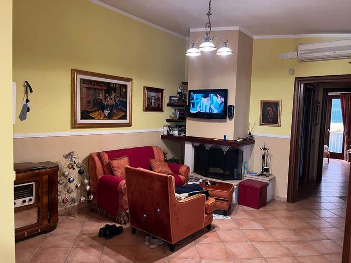 Casa quadrilocale in vendita in Via Enrico De Nicola, TrentolaDucenta