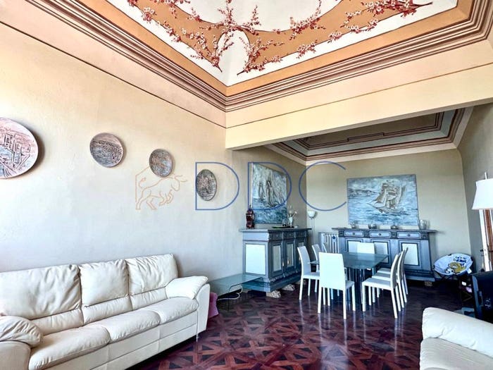 Appartamento con 5 locali in vendita in Via Antonio Ghilini, Centro, Loano