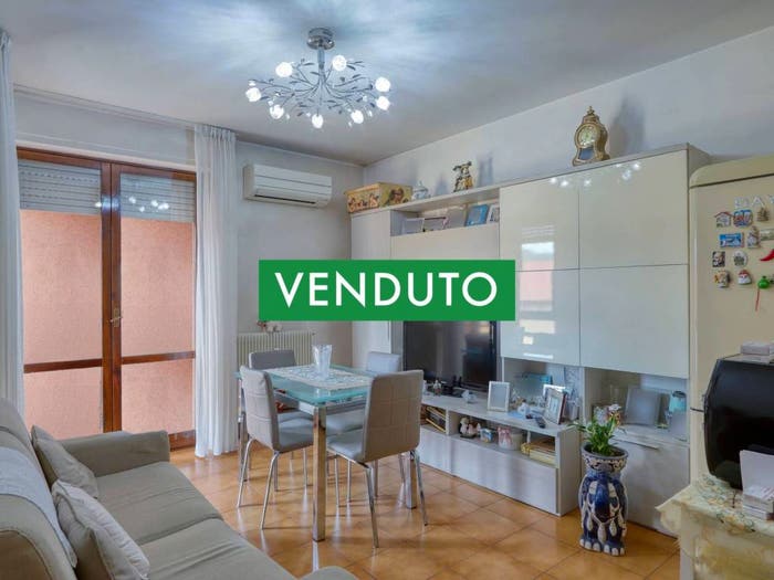Appartamento bilocale in vendita in Via Voldomino, Centro, Luino
