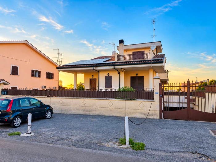 Casa quadrilocale in vendita in Via Saltara, Corcolle, Roma