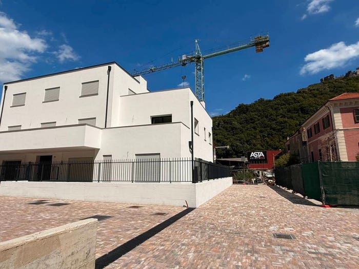 Appartamento trilocale in vendita in Via Calice, Centro, Finale Ligure