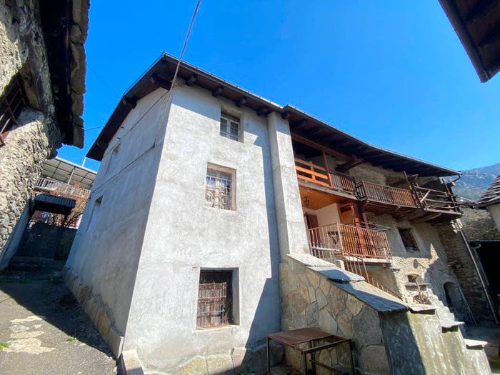 Casa quadrilocale in vendita in Frazione Roreto, Roreto, Roure