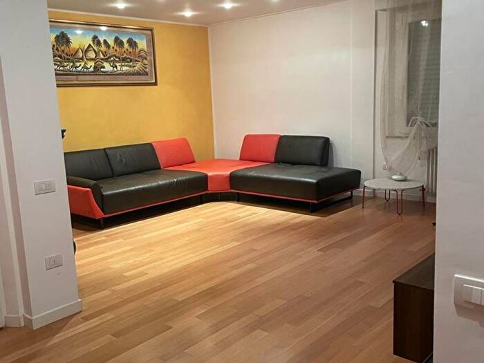 Appartamento trilocale in vendita in Regione, Ancona