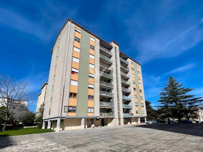 Appartamento con 5 locali in vendita in Via San Giovanni, San Giovanni, Campobasso
