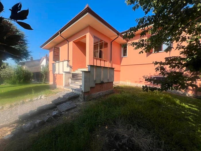 Casa con 6 locali in vendita in Centro, Sustinente