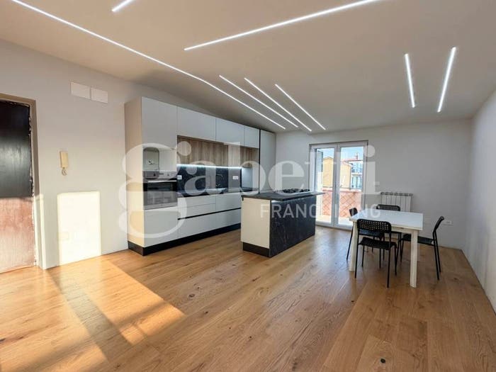 Appartamento trilocale in vendita in Via Bernardo Cavallino, Centro, Mugnano di Napoli