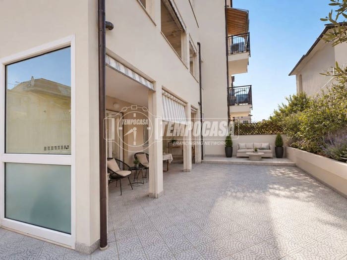 Appartamento bilocale in vendita in Via Umberto Giordano, Centro, Loano