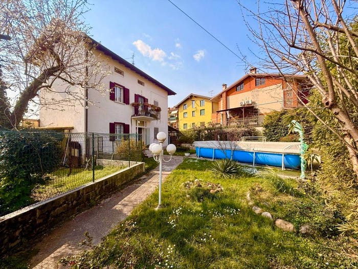 Casa quadrilocale in vendita in Via Roma, Bornato, Cazzago San Martino
