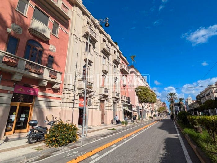 Appartamento con 5 locali in vendita in Via Enzo Geraci F, San Martino, Messina